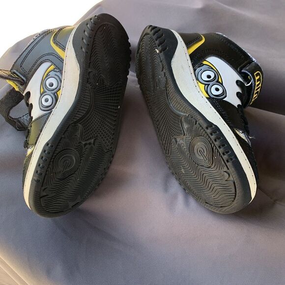 Take 50% OFF- Minios Boy’s Black &Yellow Sneakers Classic Retro Design, Size-13M - Picture 7 of 8